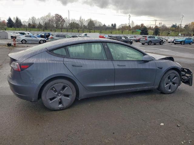 Tesla Model 3 Image 4