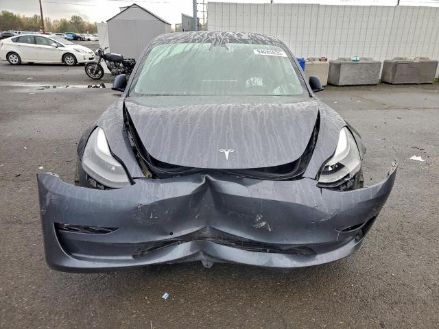 Tesla Model 3 Image 5
