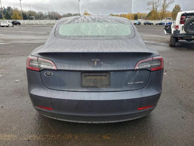 Tesla Model 3 Image 7