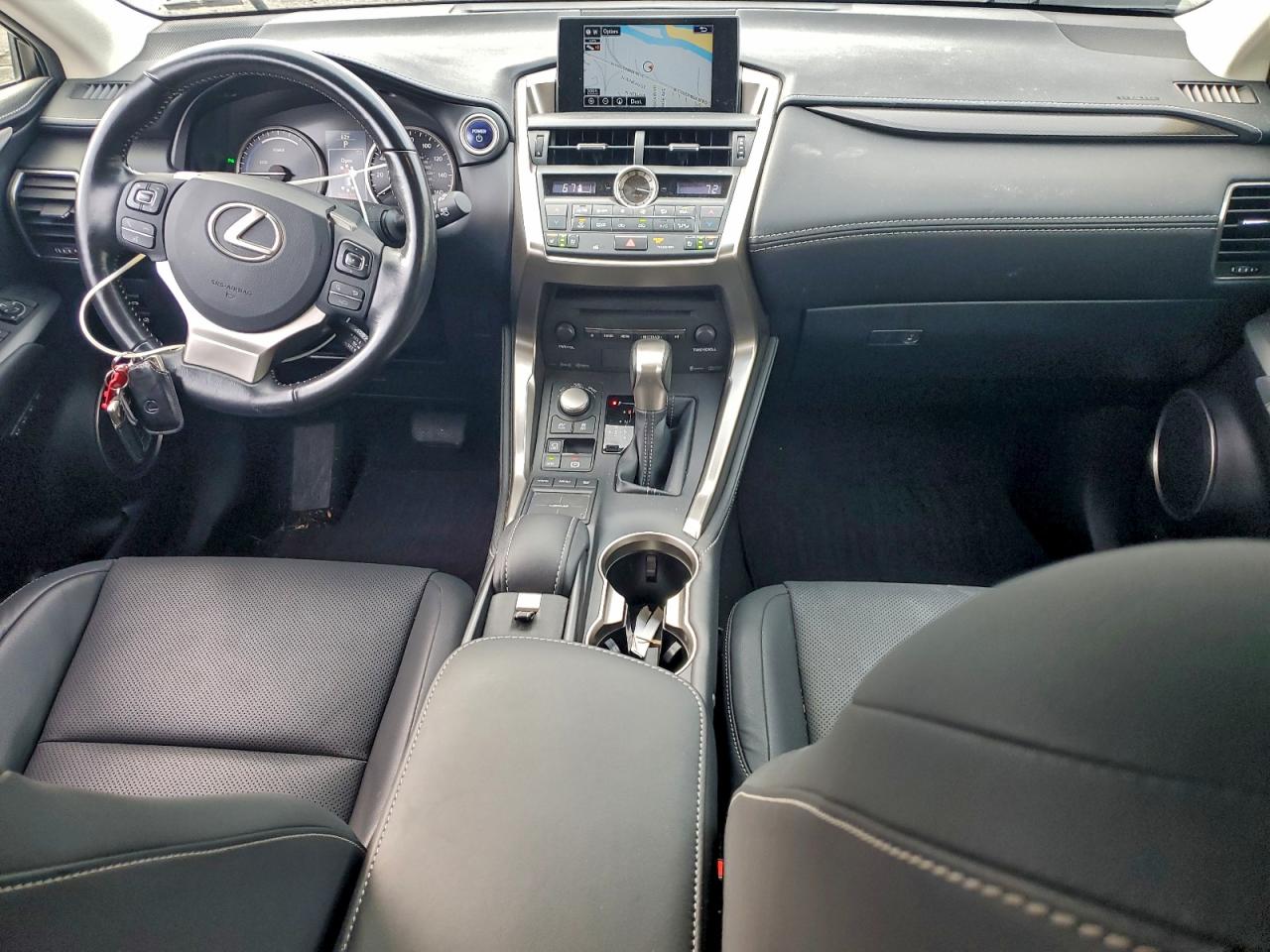 Lexus NX 300h Image 4