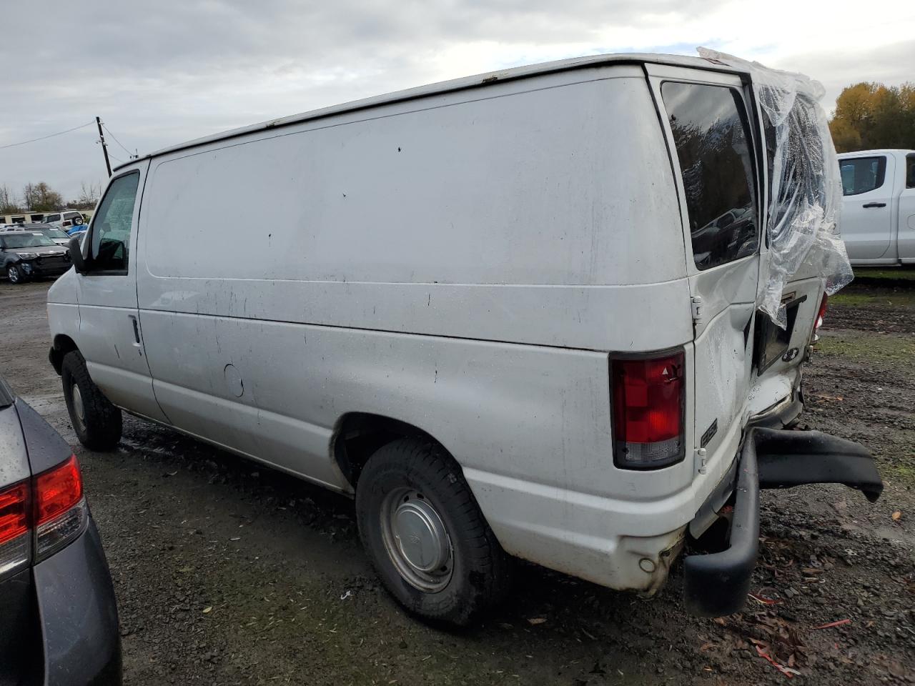 Ford E-150 E150 Van Image 2