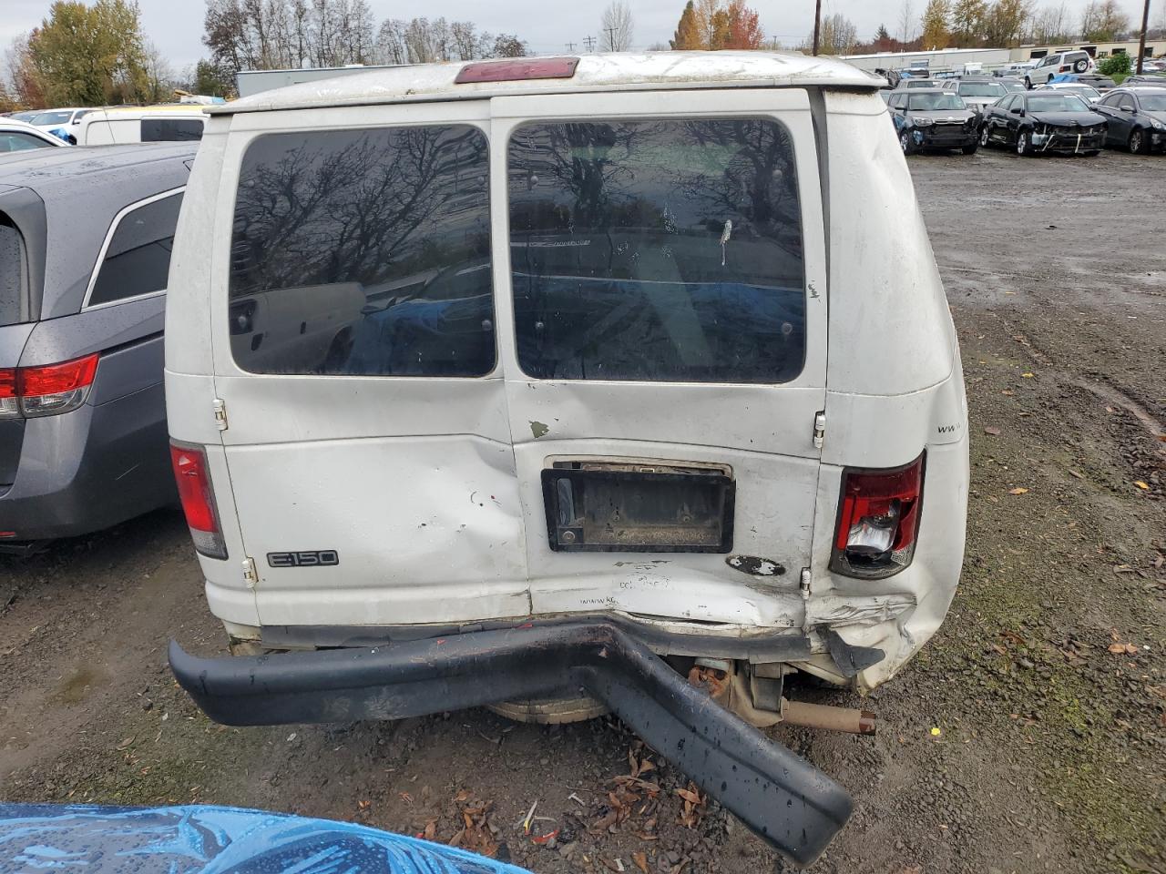 Ford E-150 E150 Van Image 11