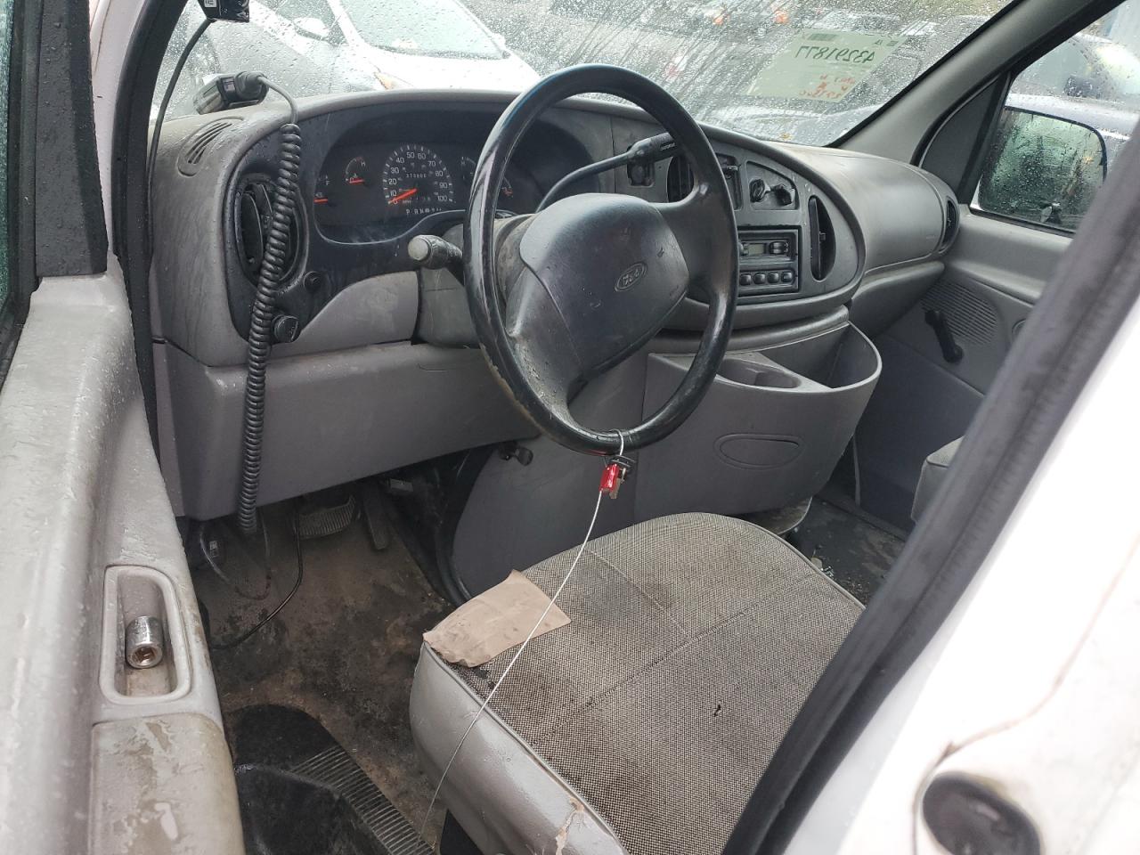 Ford E-150 E150 Van Image 8