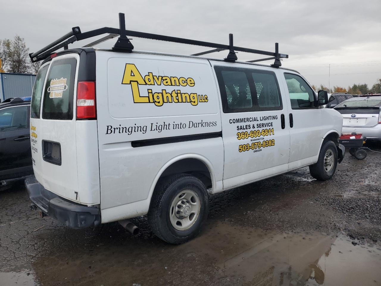 Chevrolet Express Image 14