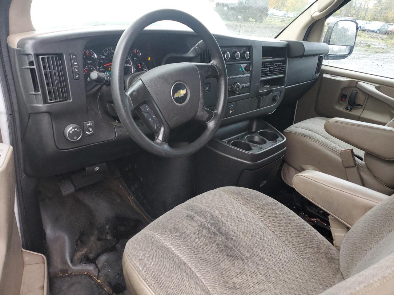 Chevrolet Express Image 5