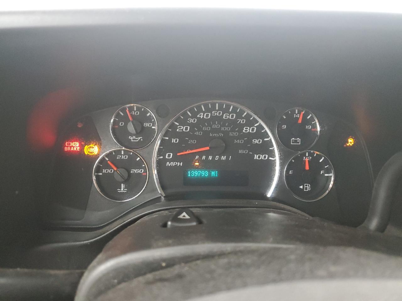 Chevrolet Express Image 6