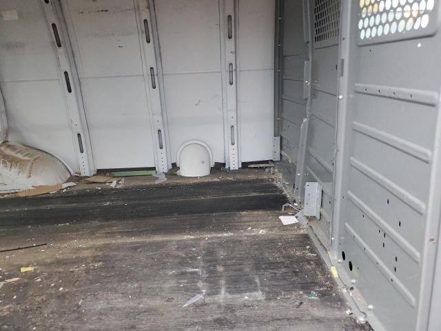 Chevrolet Express Image 8