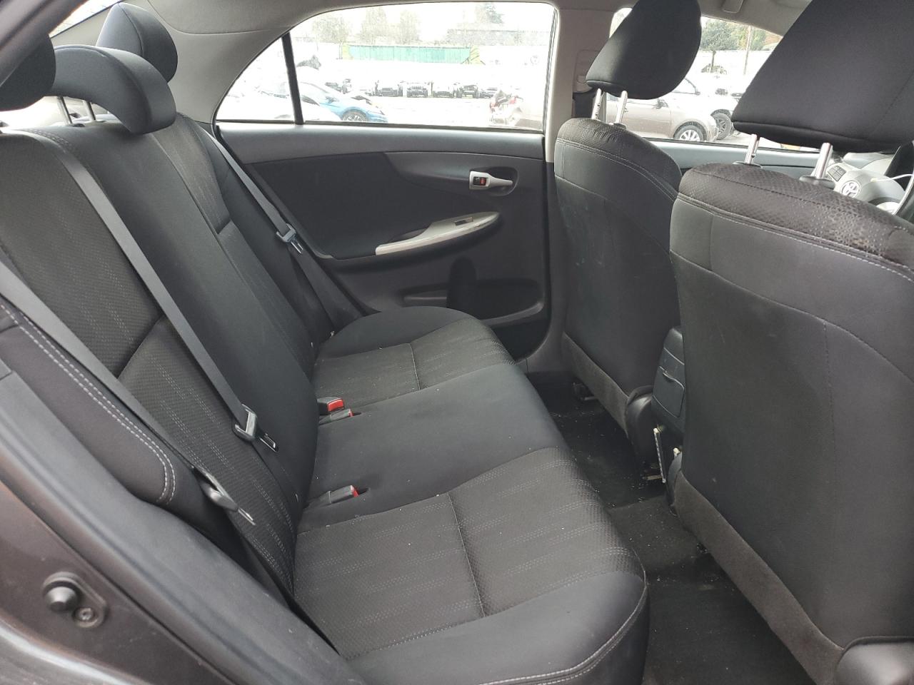 Toyota Corolla Base Image 3