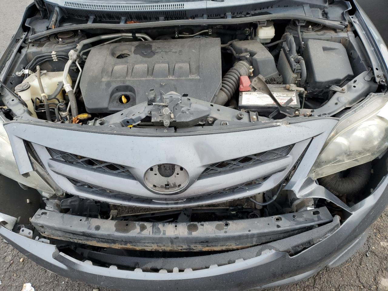 Toyota Corolla Base Image 2