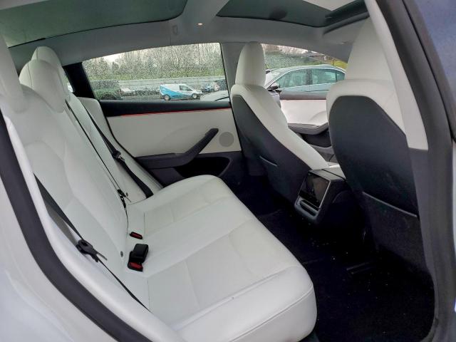 Tesla Model 3 Image 6