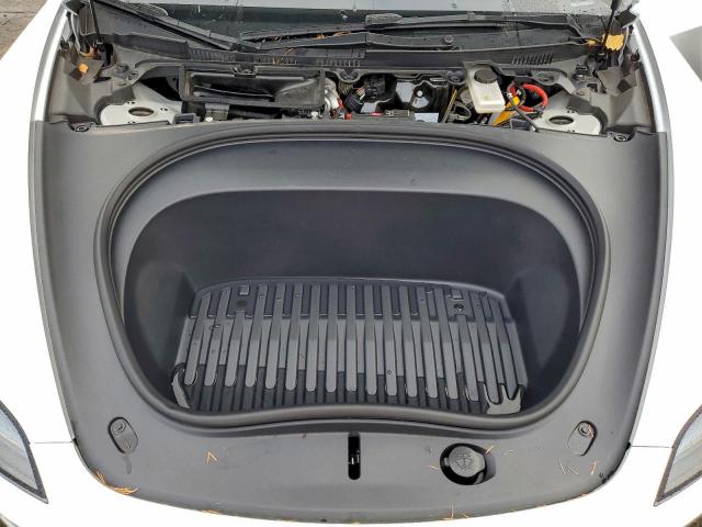 Tesla Model 3 Image 9