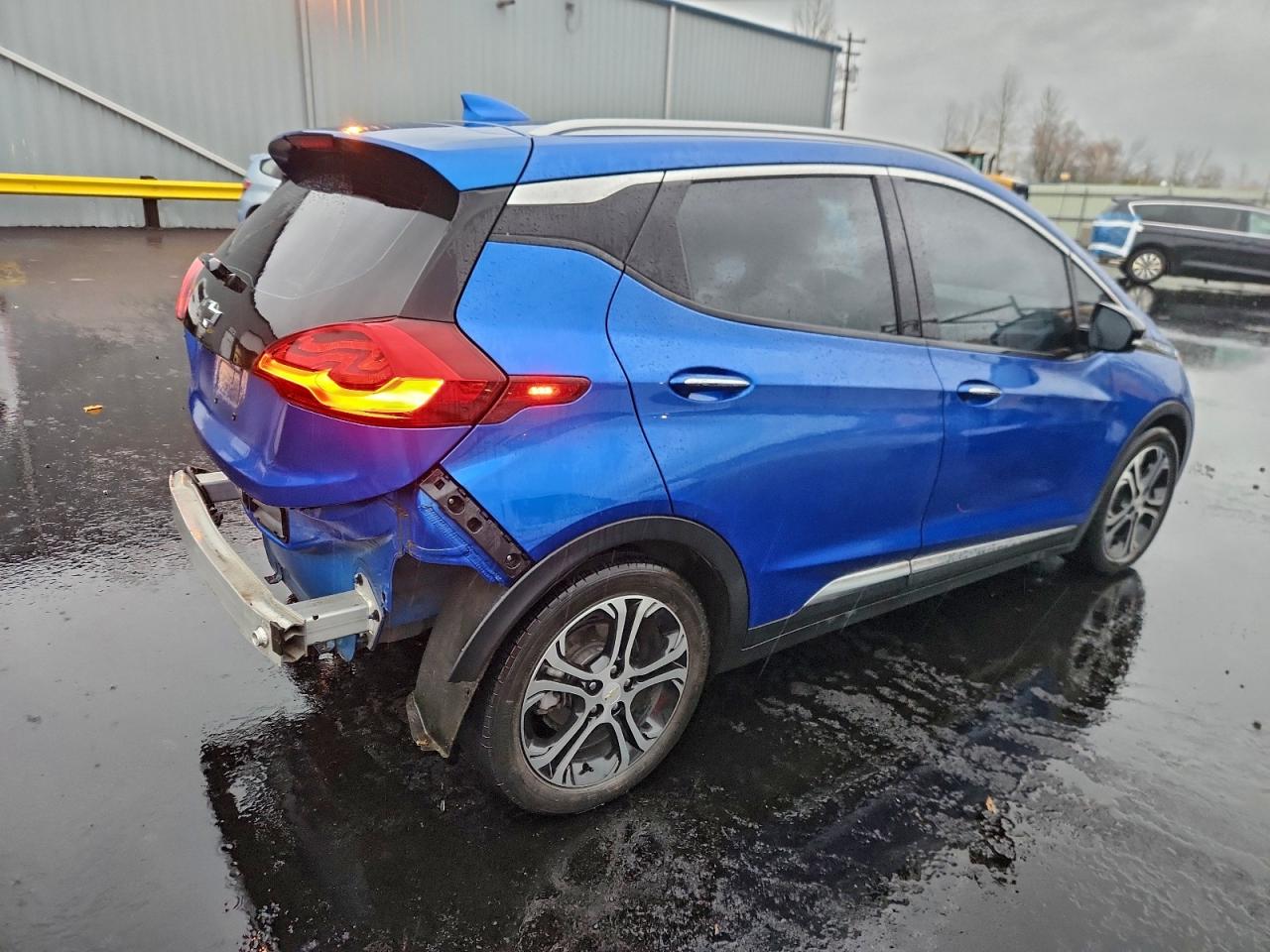 Chevrolet Bolt Premier Image 12