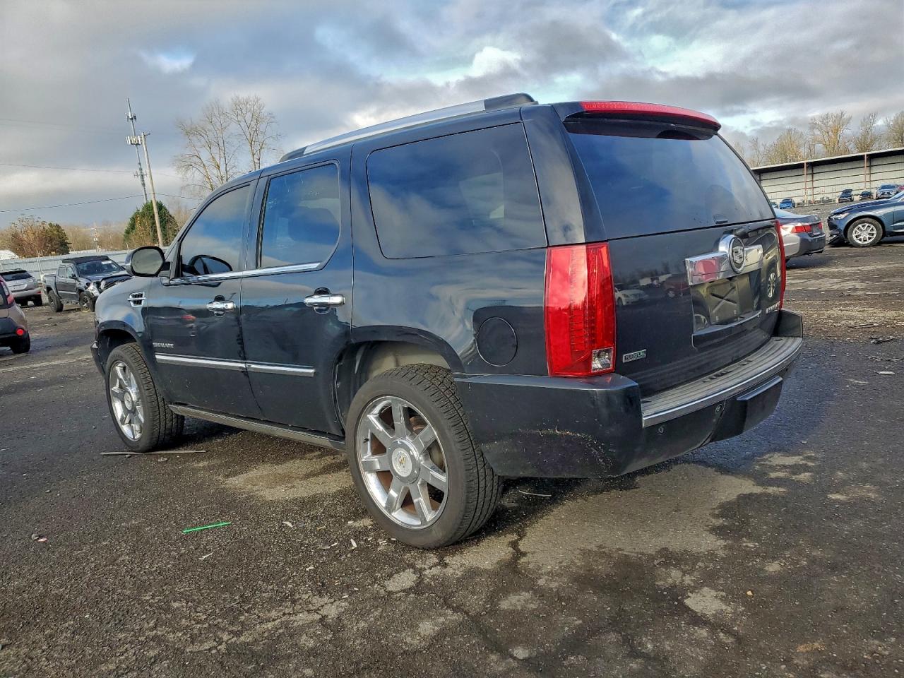 Cadillac Escalade Premium Image 7