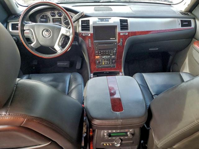 Cadillac Escalade Premium Image 11
