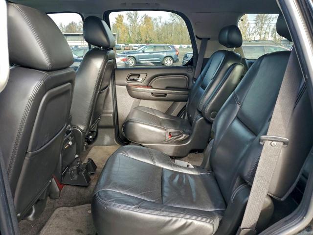 Cadillac Escalade Premium Image 6