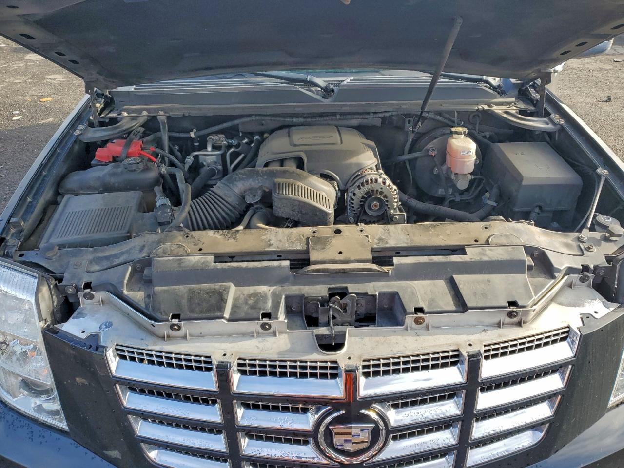 Cadillac Escalade Premium Image 12