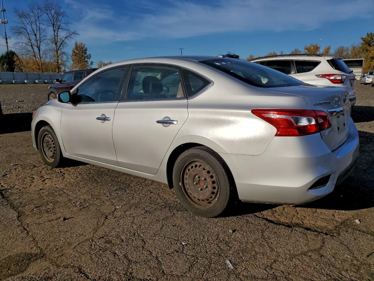 Nissan Sentra S Image 2