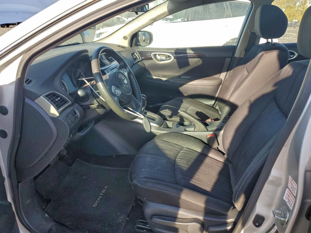 Nissan Sentra S Image 12