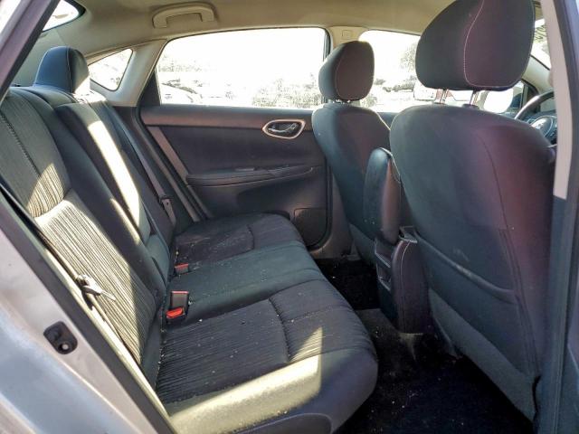 Nissan Sentra S Image 7