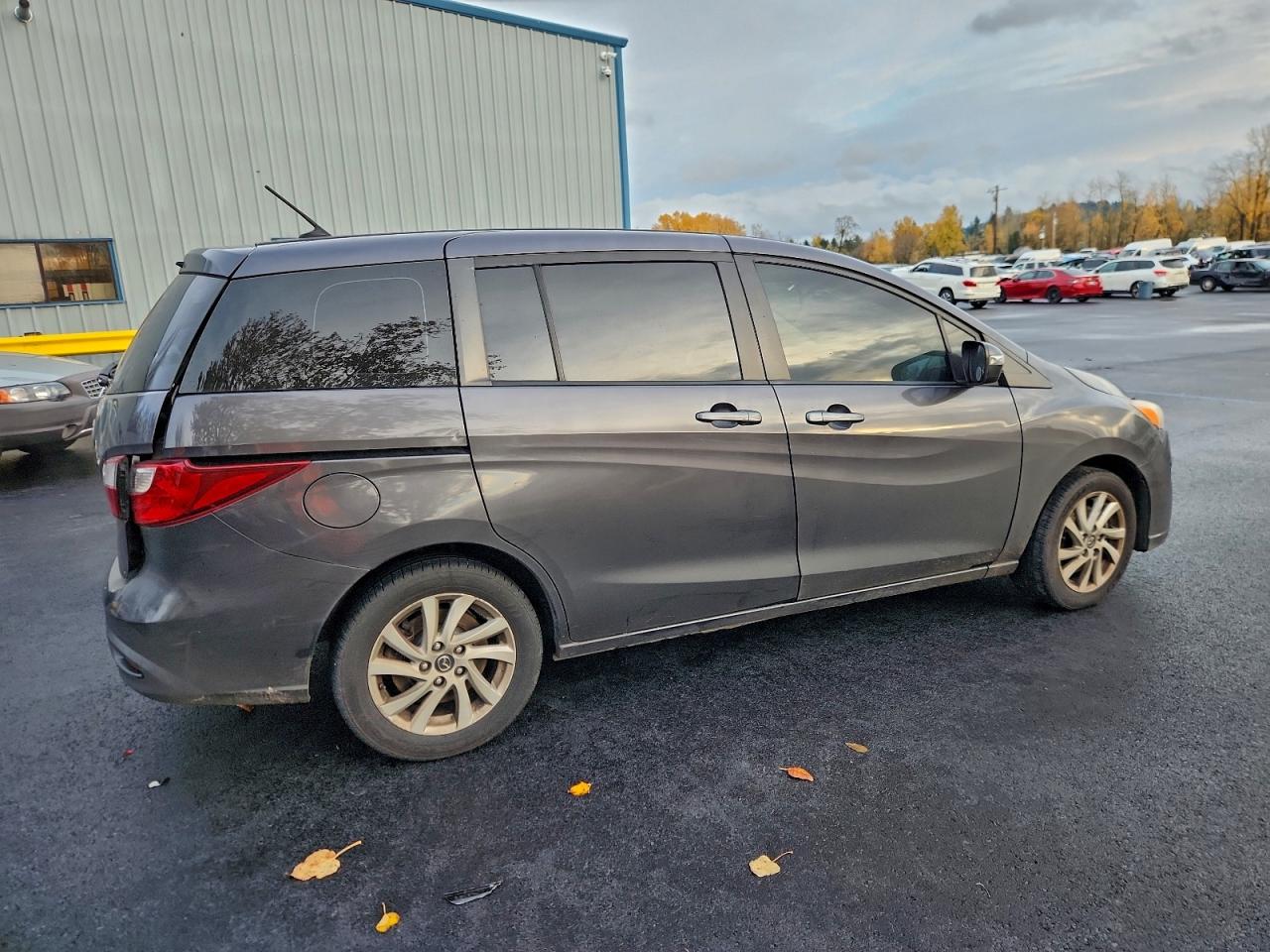 Mazda 5 Sport Image 10