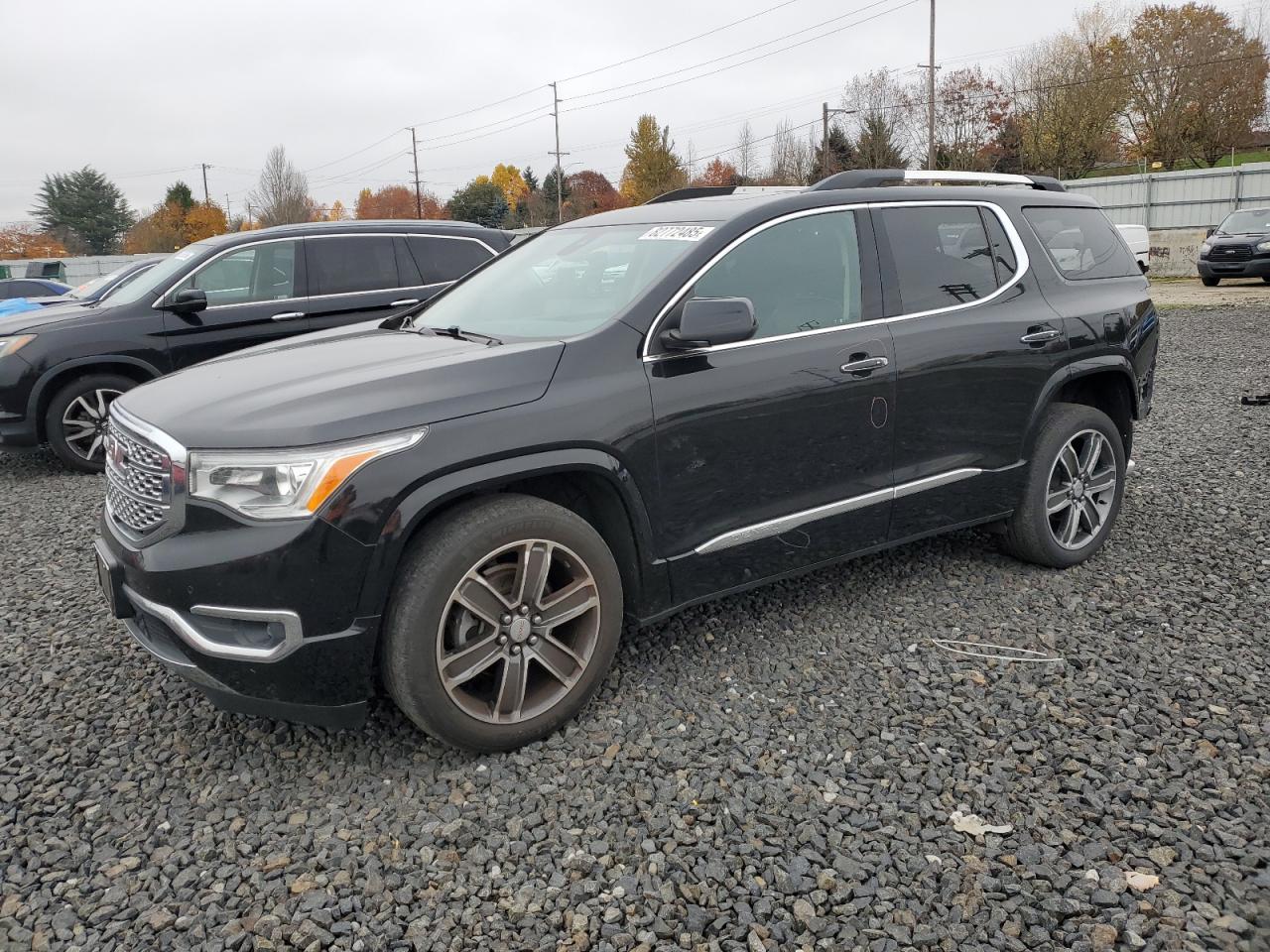 GMC Acadia Denali Image 1