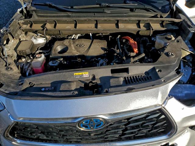 Toyota Highlander Hybrid Platinum Image 5