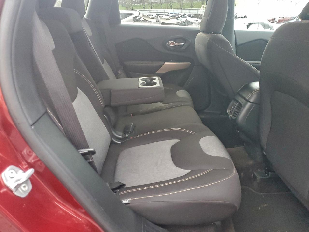 Jeep Grand Cherokee Latitude Image 12