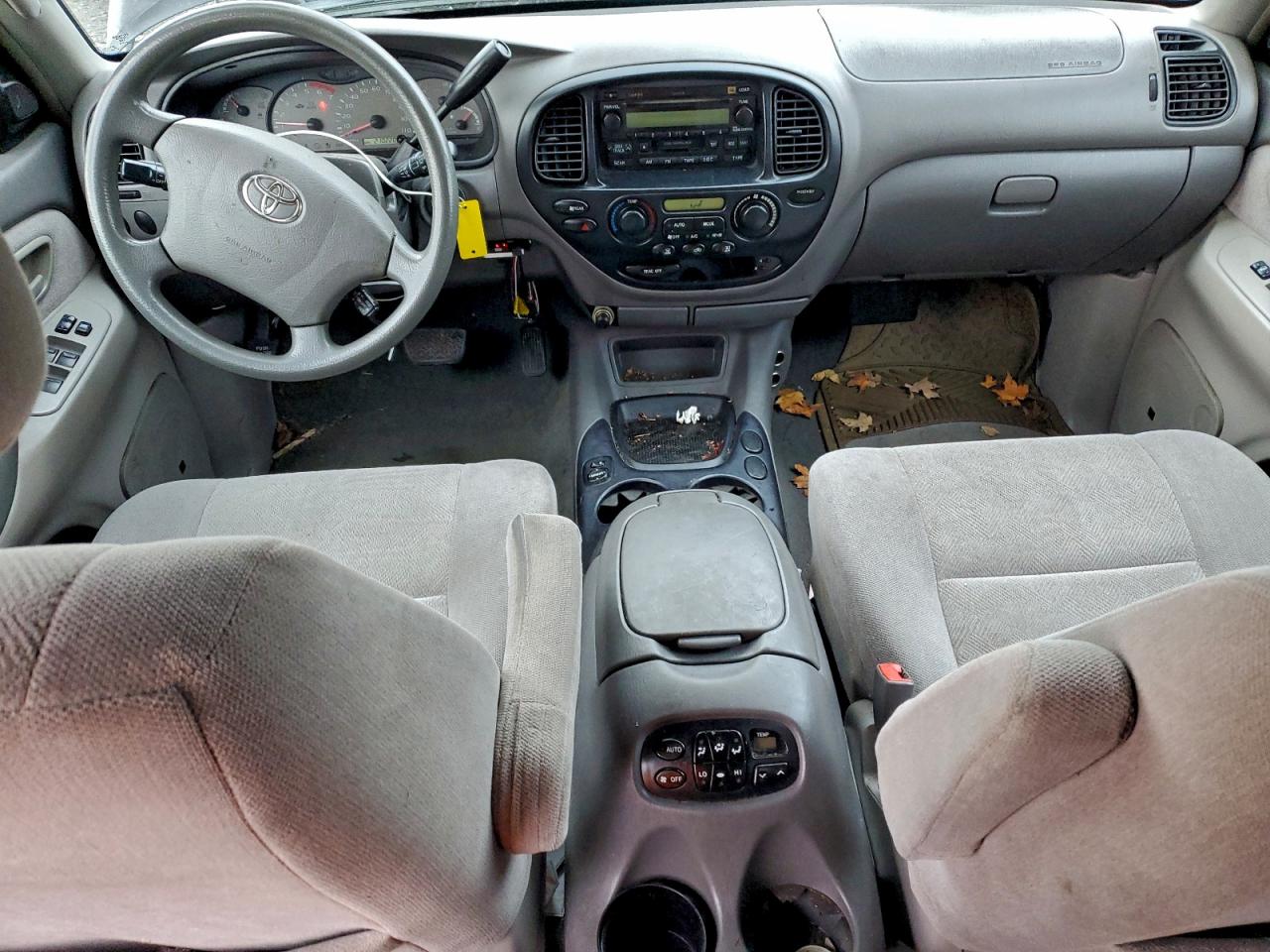 Toyota Sequoia Sr5 Image 8