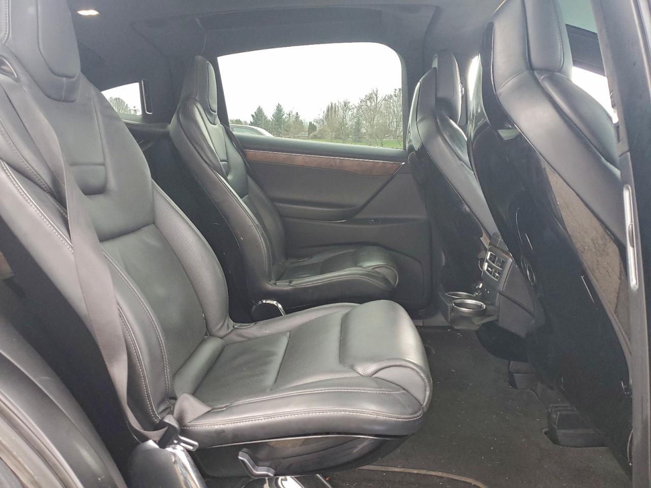 Tesla Model X Image 4