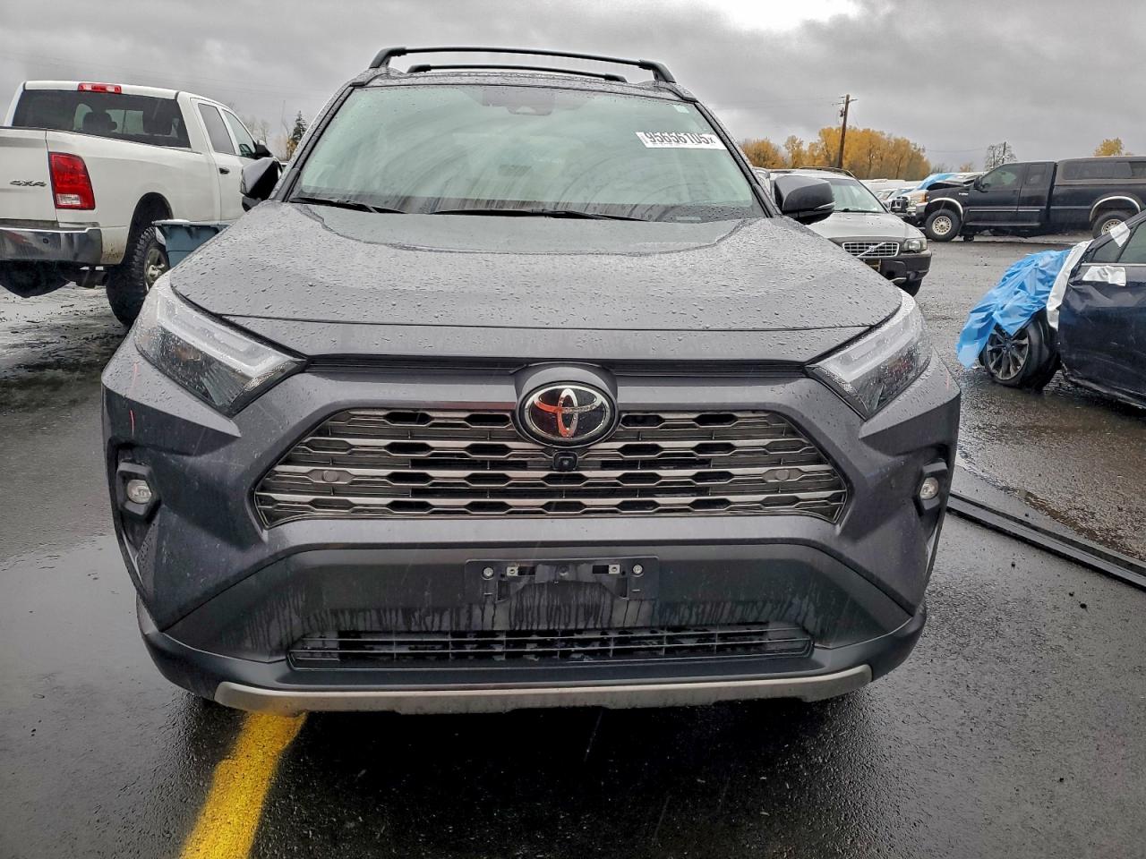 Toyota RAV4 Limited Image 10