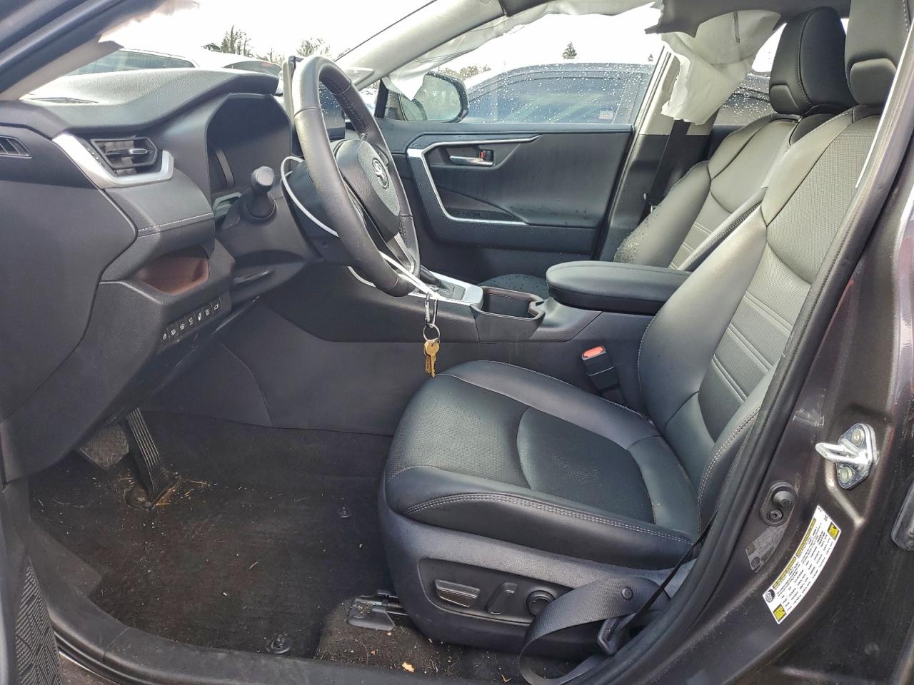 Toyota RAV4 Limited Image 9