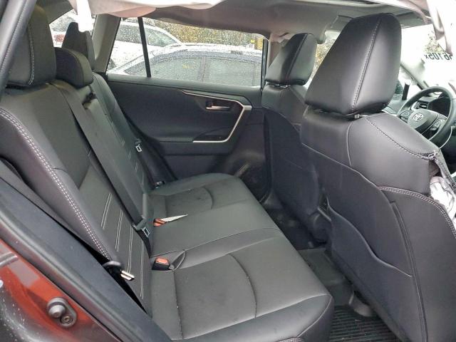 Toyota RAV4 Limited Image 8