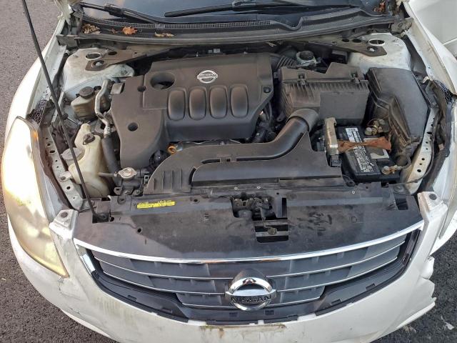 Nissan Altima Base Image 12