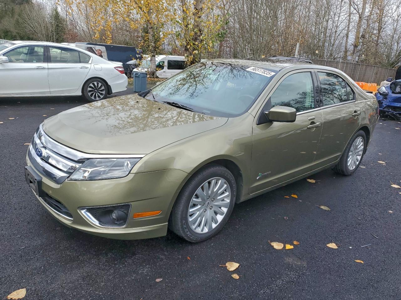 Ford Fusion Hybrid Image 1