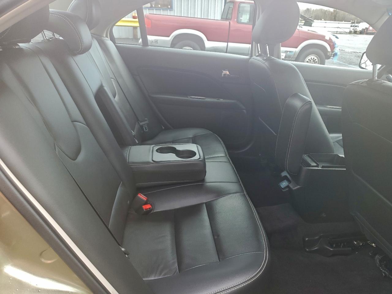 Ford Fusion Hybrid Image 11