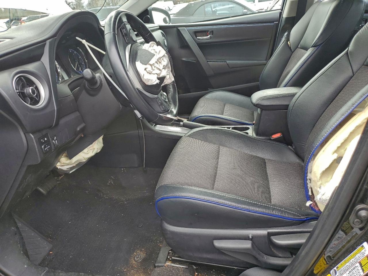 Toyota Corolla L Image 6