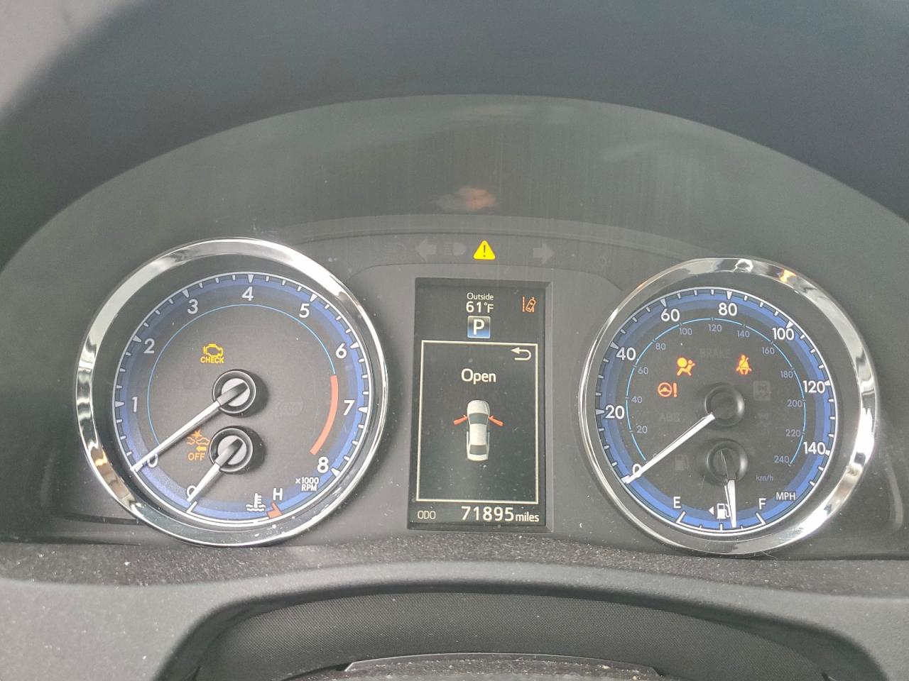 Toyota Corolla L Image 4