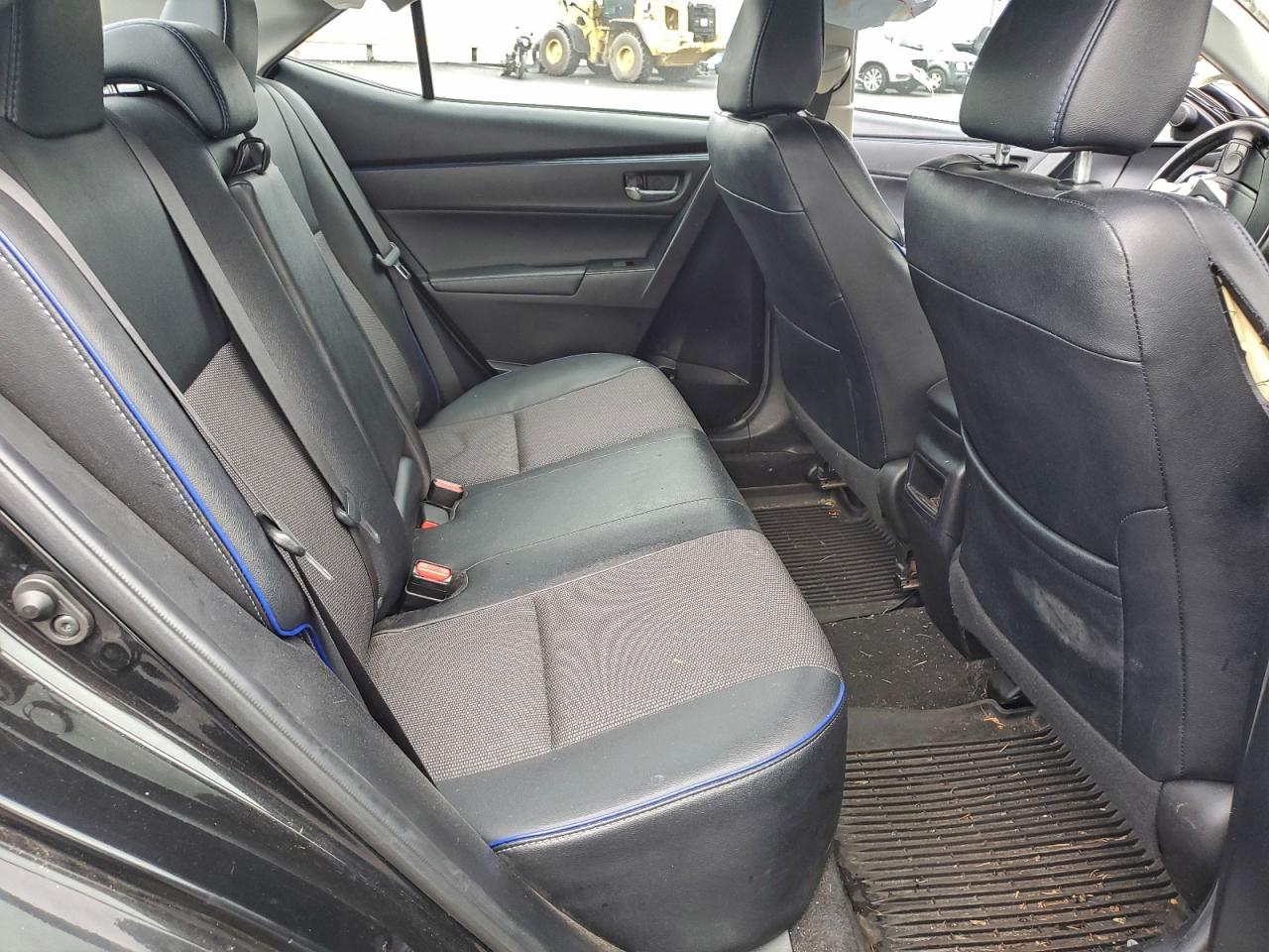 Toyota Corolla L Image 11