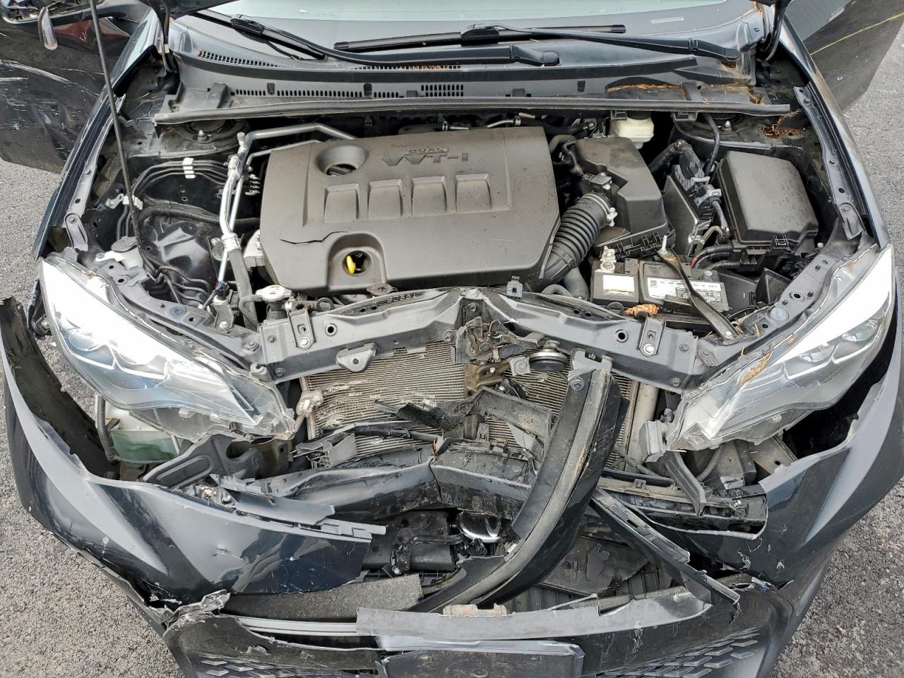 Toyota Corolla L Image 9