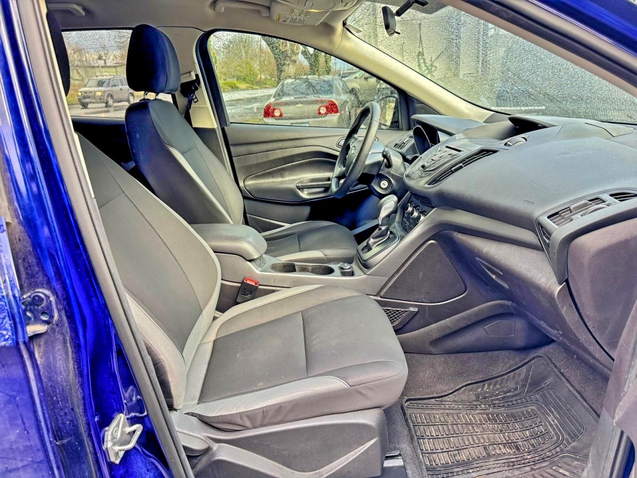 Ford Escape S Image 7