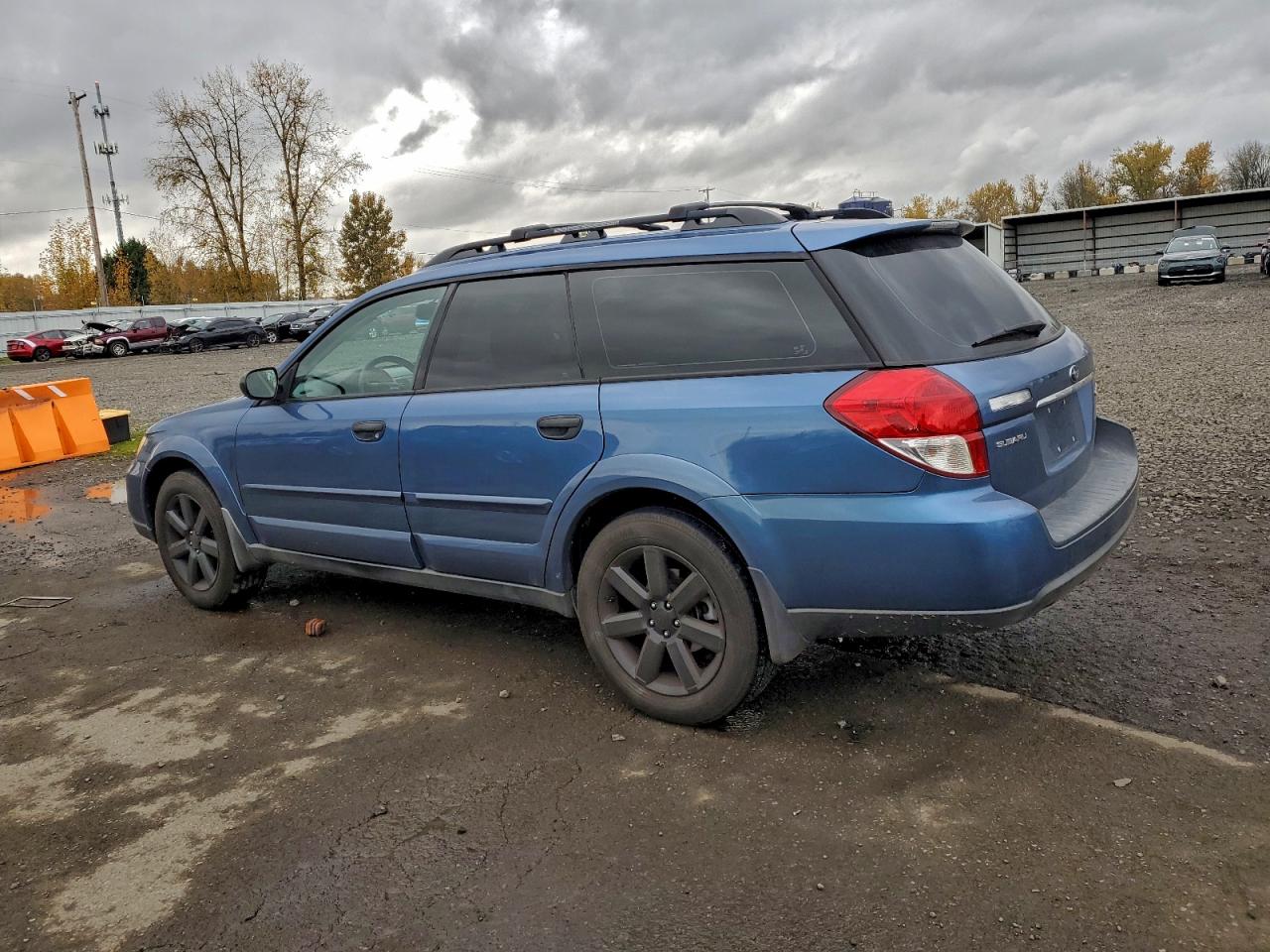 Subaru Outback 2.5i Image 10