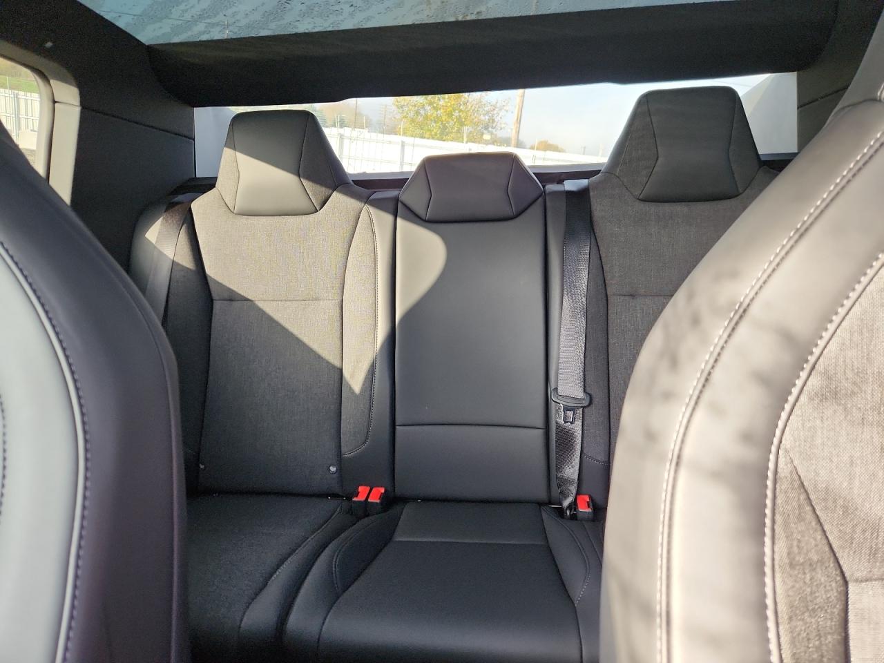 Tesla Cybertruck Image 7