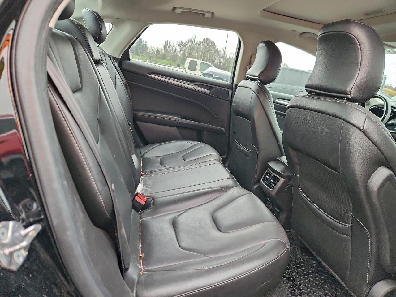 Ford Fusion Titanium Phev Image 4