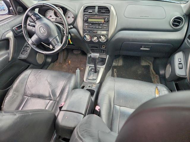 Toyota RAV4 Image 11