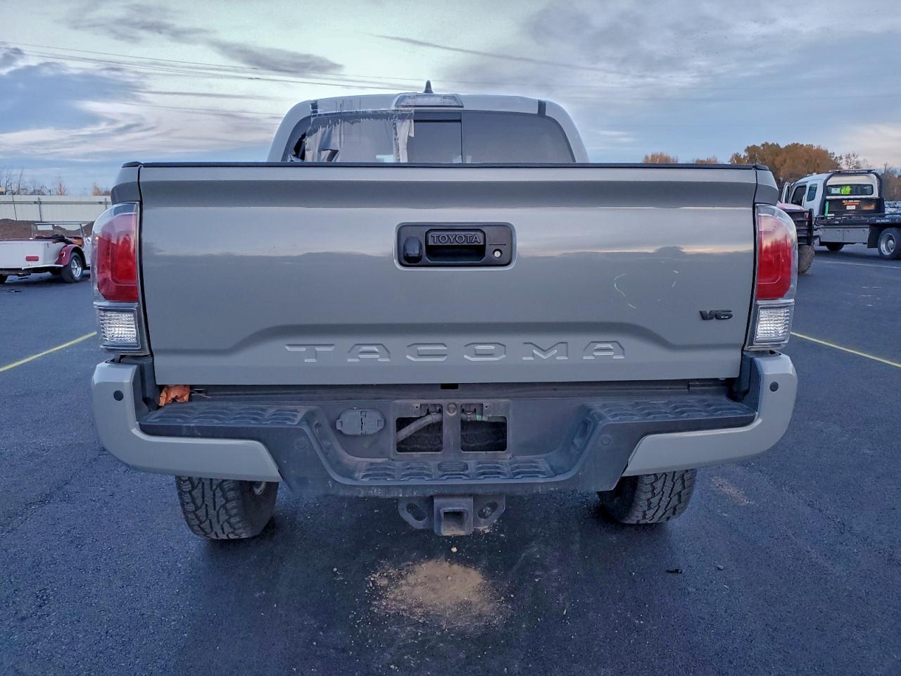 Toyota Tacoma Double Cab Image 8