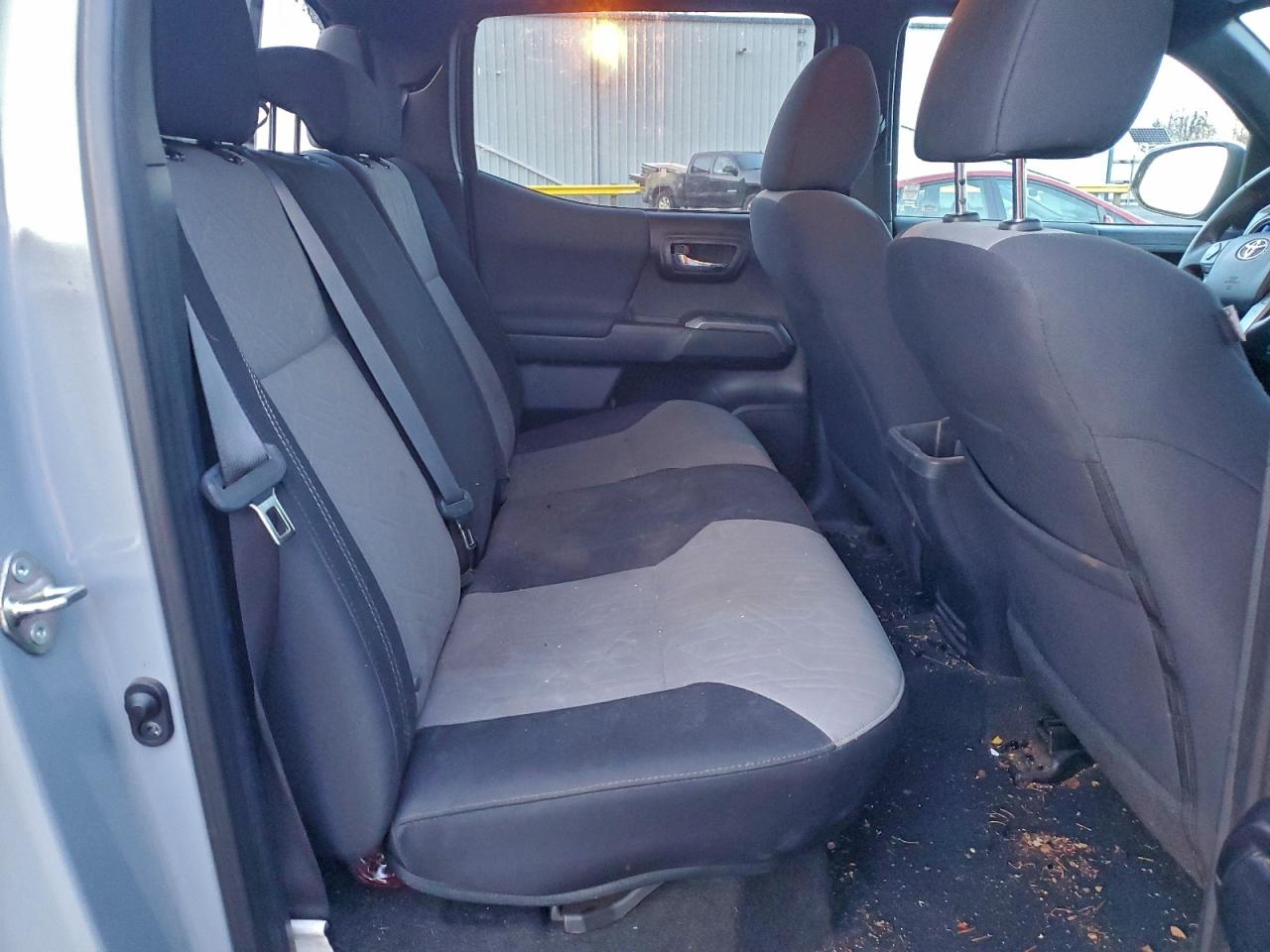 Toyota Tacoma Double Cab Image 10