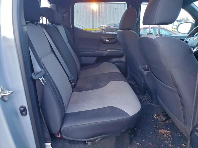 Toyota Tacoma Double Cab Image 10