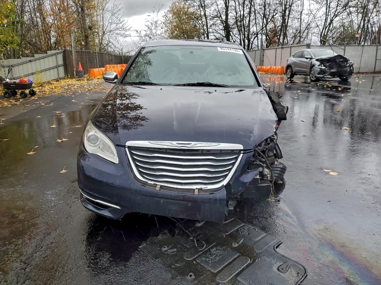 Chrysler 200 Limited Image 4
