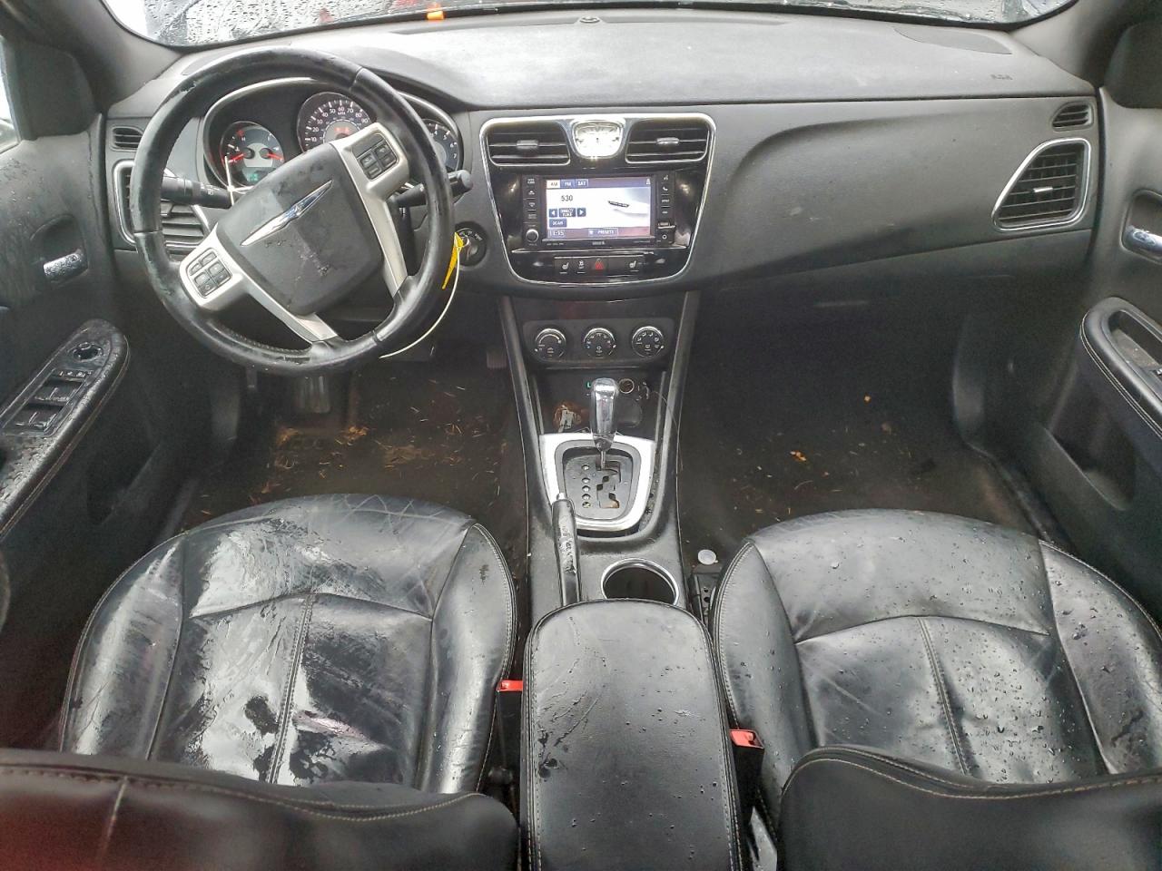 Chrysler 200 Limited Image 11