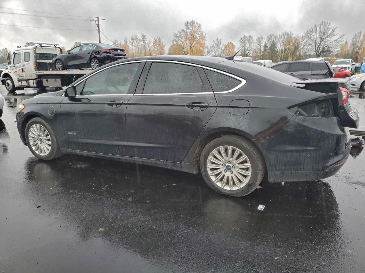 Ford Fusion Se Phev Image 10